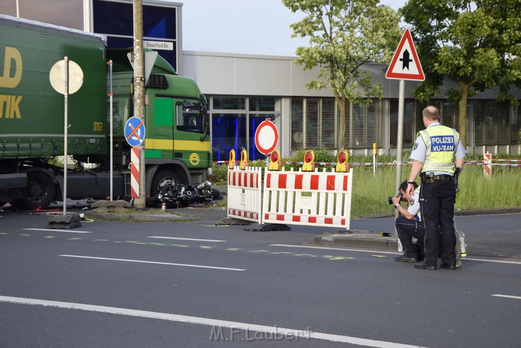 Schwerer Motorrad Unfall Feldkassel Robert Boschstr Edsel Fordstr P028.JPG - Miklos Laubert